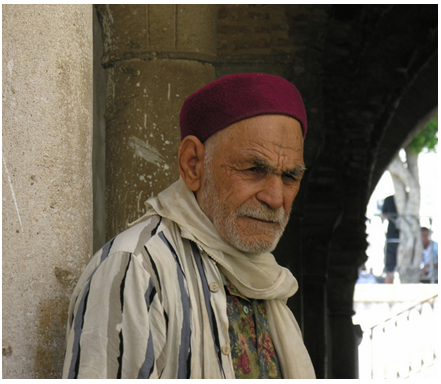 Old man wearing the chechia Tunis