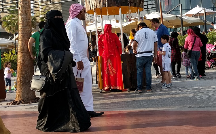 Arabic shop national dress